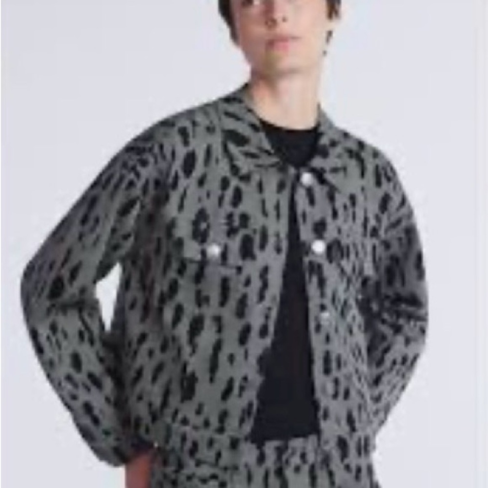 Women’s Grayish Green Animal Print  Stylish Jacket